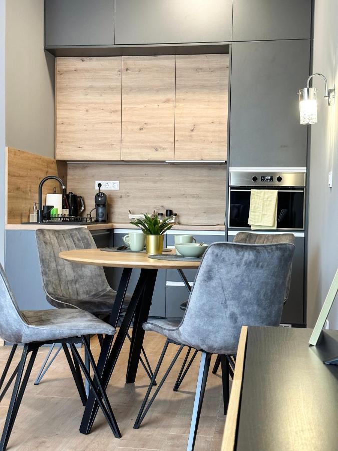 Linden Apartman 107 Glamour (Adults Only) โมชนมายารูวาร์ ภายนอก รูปภาพ