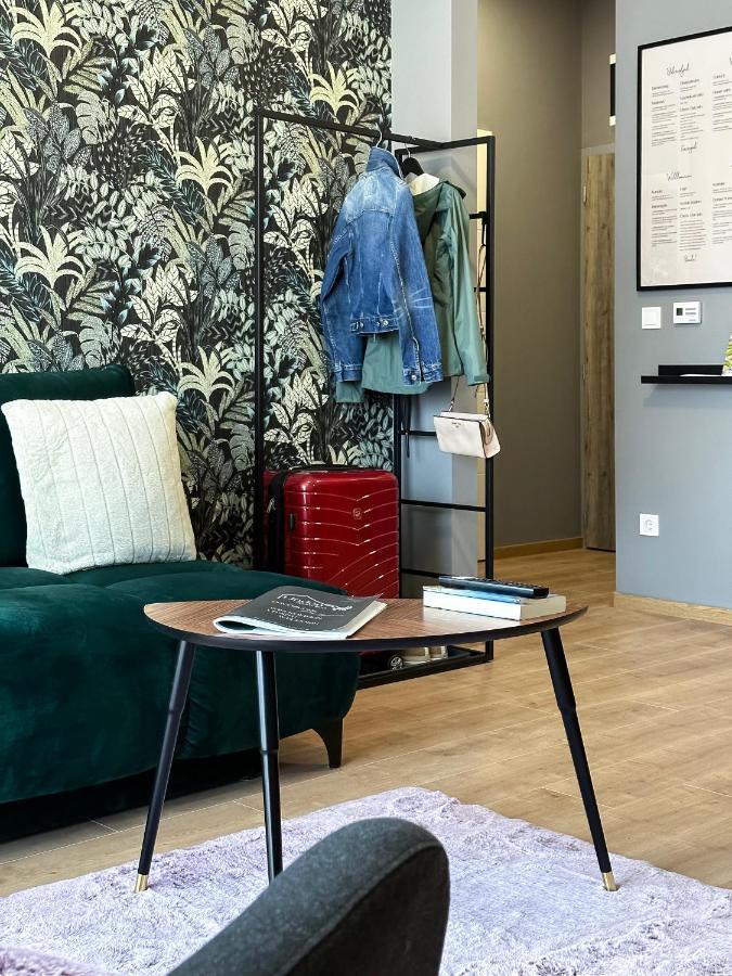 Linden Apartman 107 Glamour (Adults Only) โมชนมายารูวาร์ ภายนอก รูปภาพ