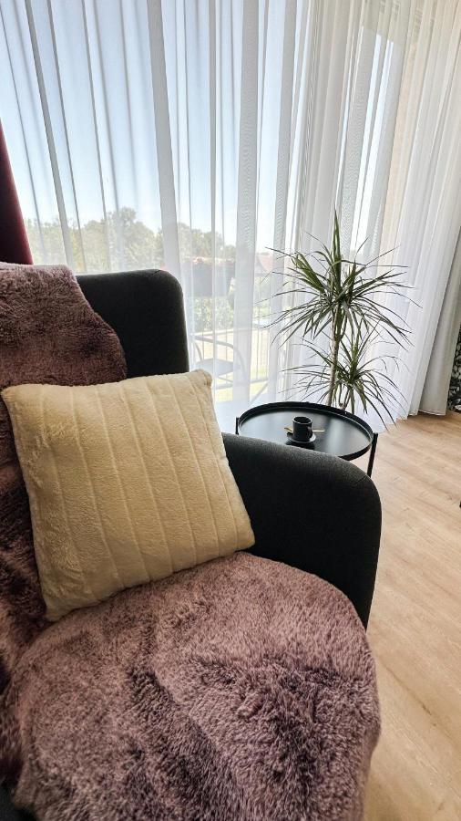 Linden Apartman 107 Glamour (Adults Only) โมชนมายารูวาร์ ภายนอก รูปภาพ