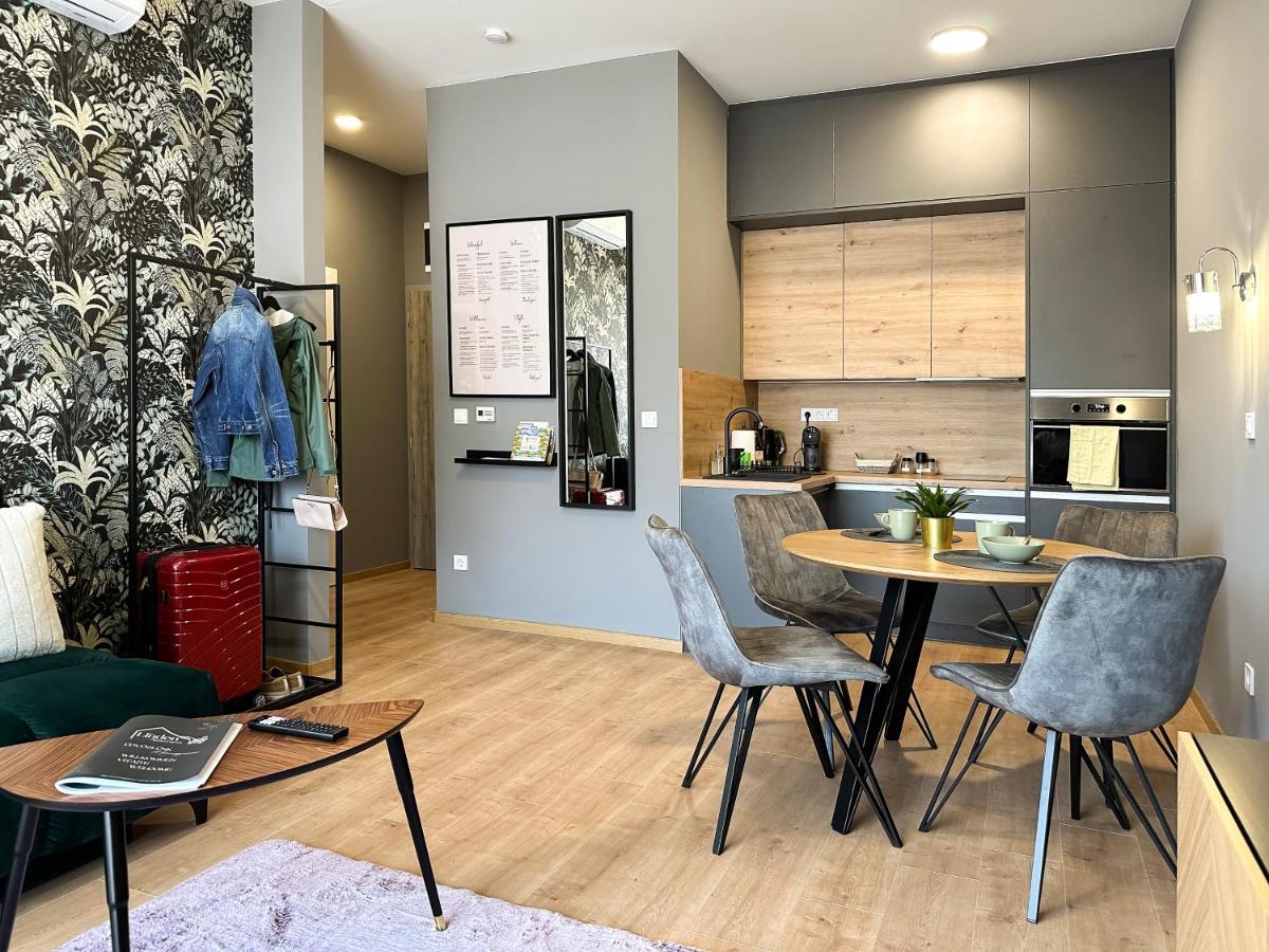 Linden Apartman 107 Glamour (Adults Only) โมชนมายารูวาร์ ภายนอก รูปภาพ