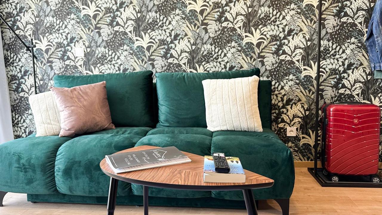 Linden Apartman 107 Glamour (Adults Only) โมชนมายารูวาร์ ภายนอก รูปภาพ